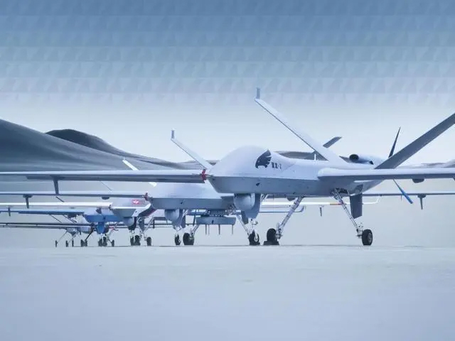 翼龙-X等20余型国产军用无人机亮相航展，，，，，，无人机协同系统日益完整